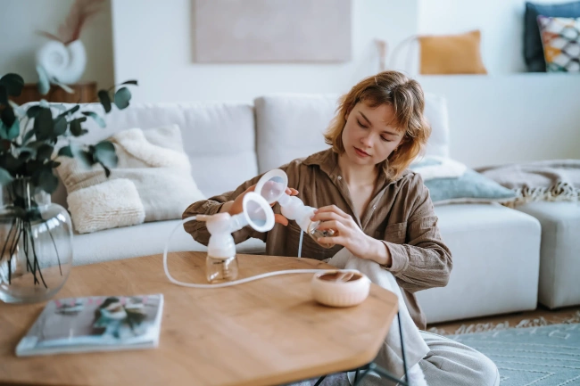 4-fazowy podwójny laktator elektroniczny Momini MilkySilky 