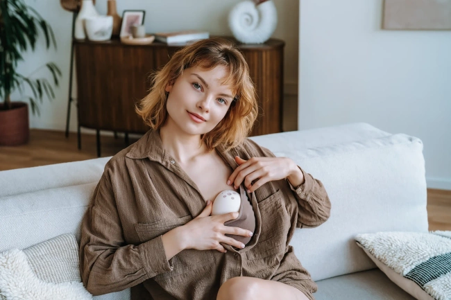 4-fazowy bezprzewodowy laktator elektroniczny 2w1 Momini SingleHarmony