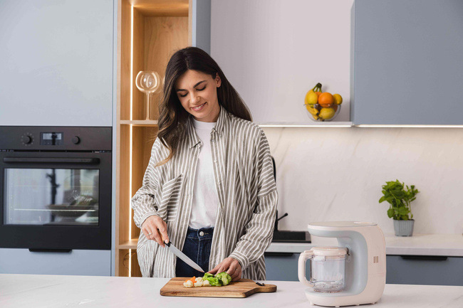 Multiblender parowy dla dzieci 6w1 Momini NutriBlend