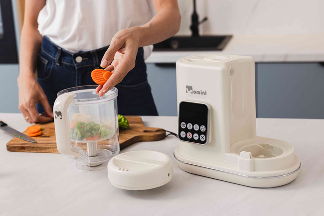 Multiblender parowy z funkcją podgrzewania butelek 7w1 Momini MiniChef