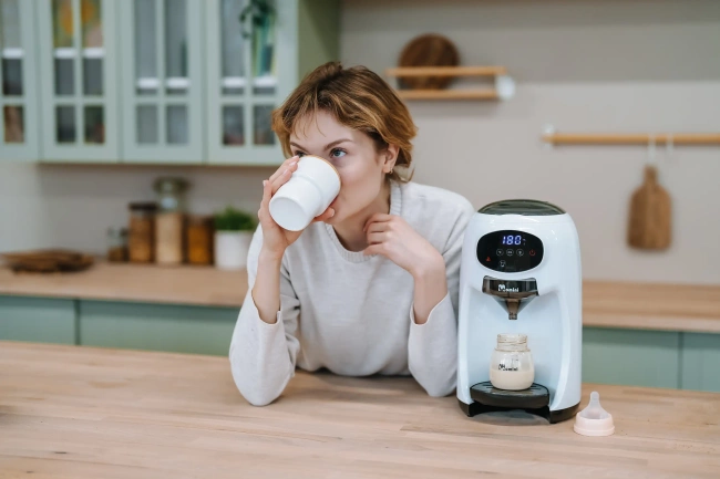 Zestaw do przygotowywania mleka do ekspresu Momini Milk Formula Elite