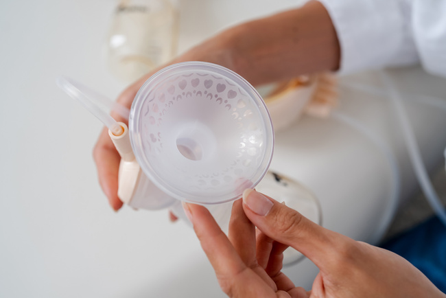 Lejek 24 mm do laktatora Momini MilkySilky, TwinPump i BlissPump