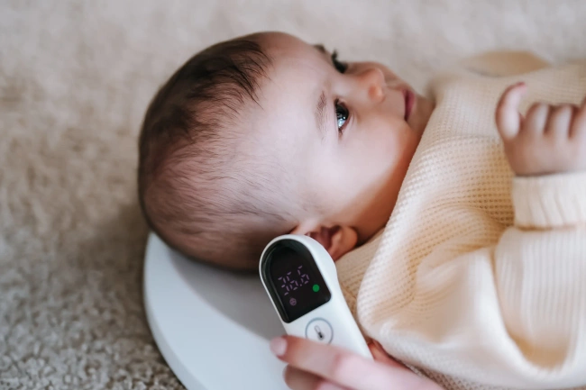 Zestaw Na Spokojną Noc: Lampka Lullumo + Termometr LittleCare